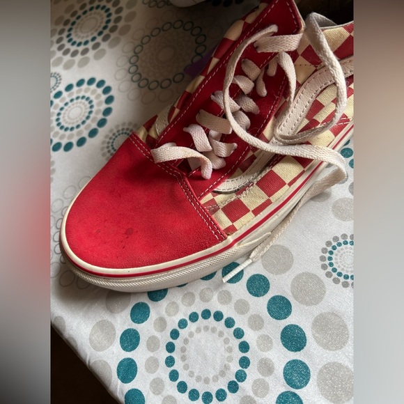 Vans Classic Red & White Checkered 
Pre-love, Sneakets
Men’s 9/women’s 10.5 - Picture 9 of 10
